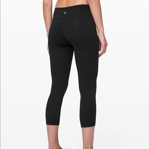 Lululemon Athletica Black Cropped Leggings